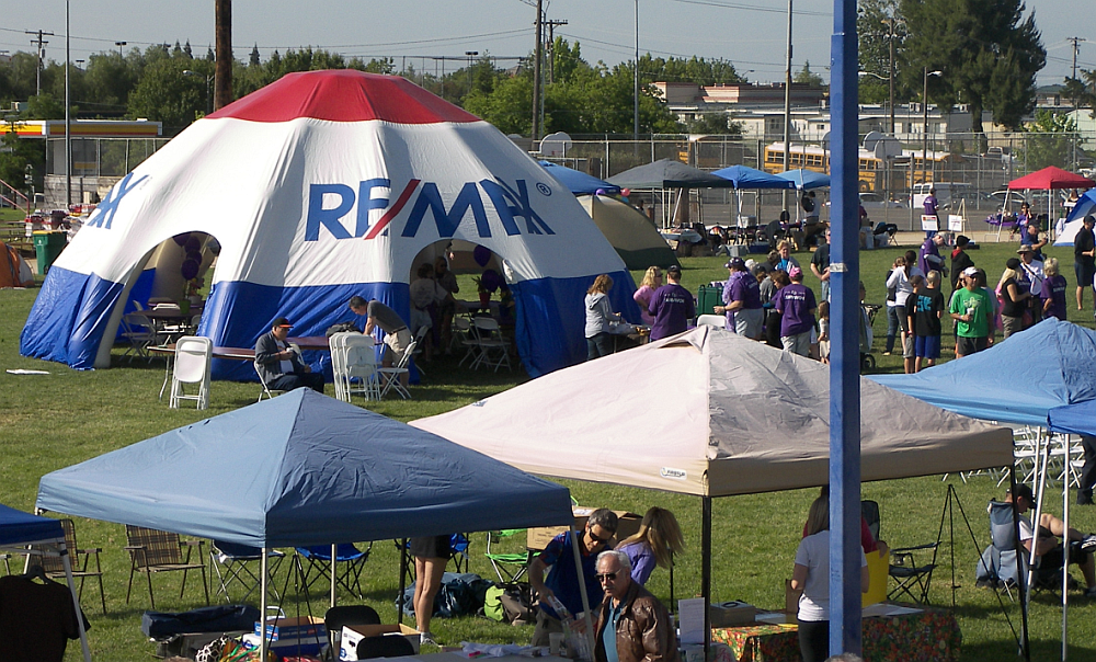 RE/MAX 35 foot Inflatable Tent