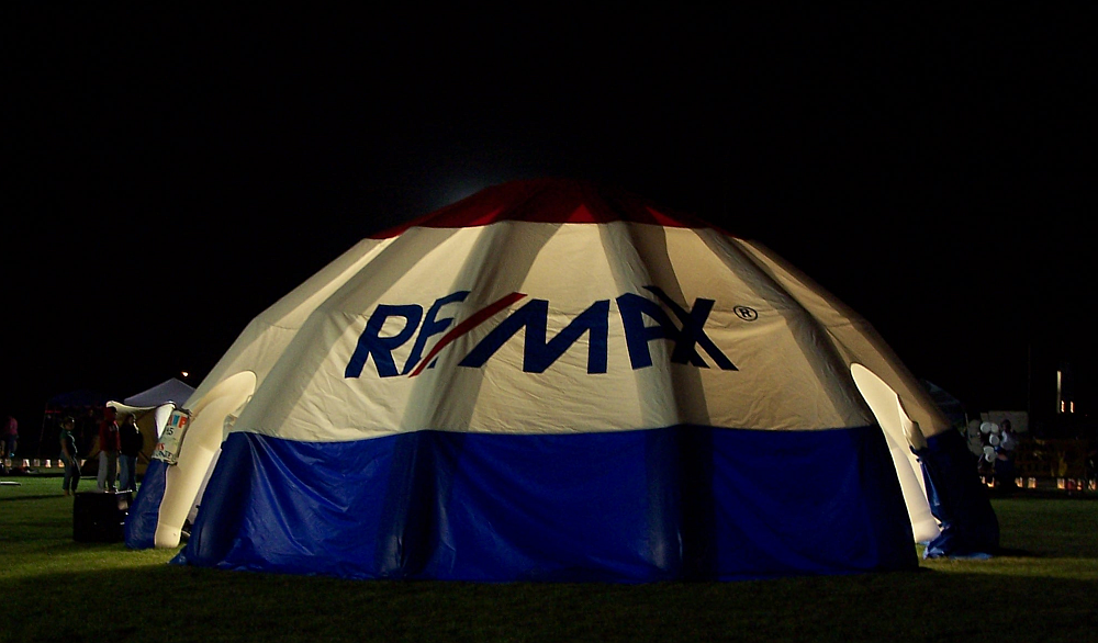 RE/MAX Inflatable Shelter with Internal Lighting
